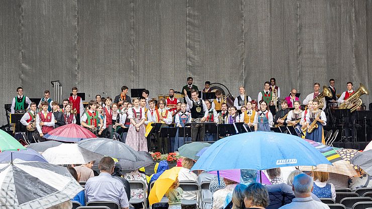 Trotz Regens gute Stimmung bei den Promenadenkonzerten in Innsbruck