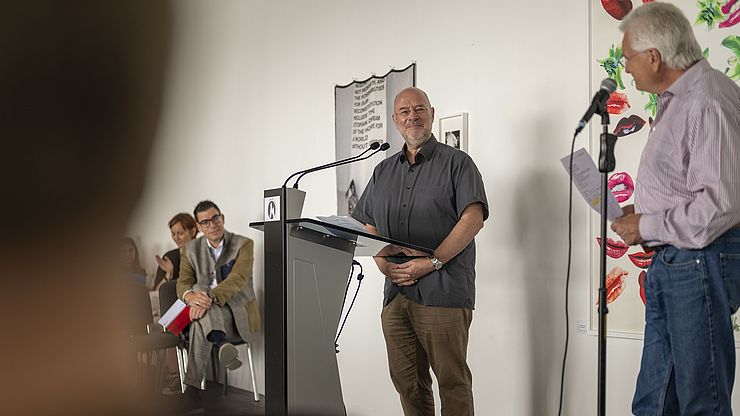 Direttore Andreas Rudigier, Tiroler Landesmuseen, durante il suo intervento alla festa di Euregio-KIDS