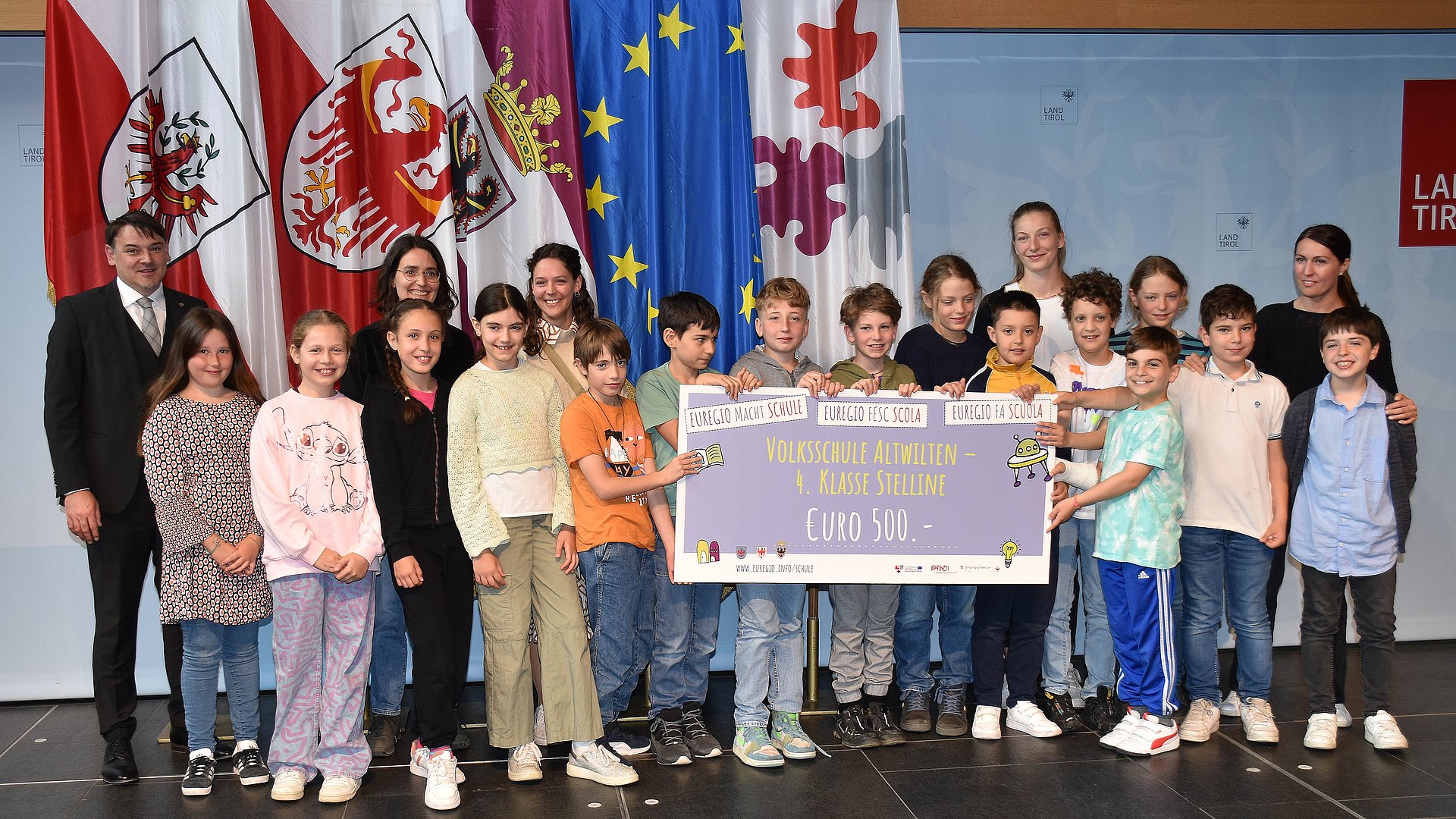 Die 4. Klasse "Stelline" der Volksschule Altwilten (Tirol)