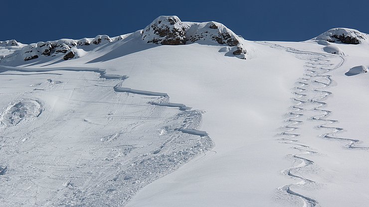 LWD Tirol/Schlick Lawine Silleskogel