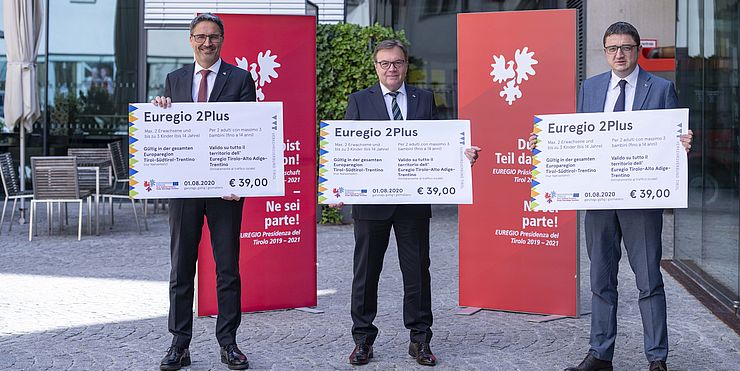 Vorstellung Euregio2Plus-Ticket: LH Arno Kompatscher, LH Günther Platter, LH Maurizio Fugatti (v.l.)