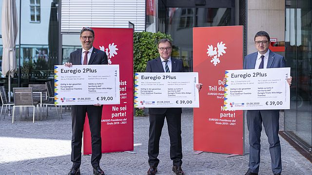 Presentazione Biglietto Euregio2Plus: Arno Kompatscher, Günther Platter, Maurizio Fugatti (da sin)