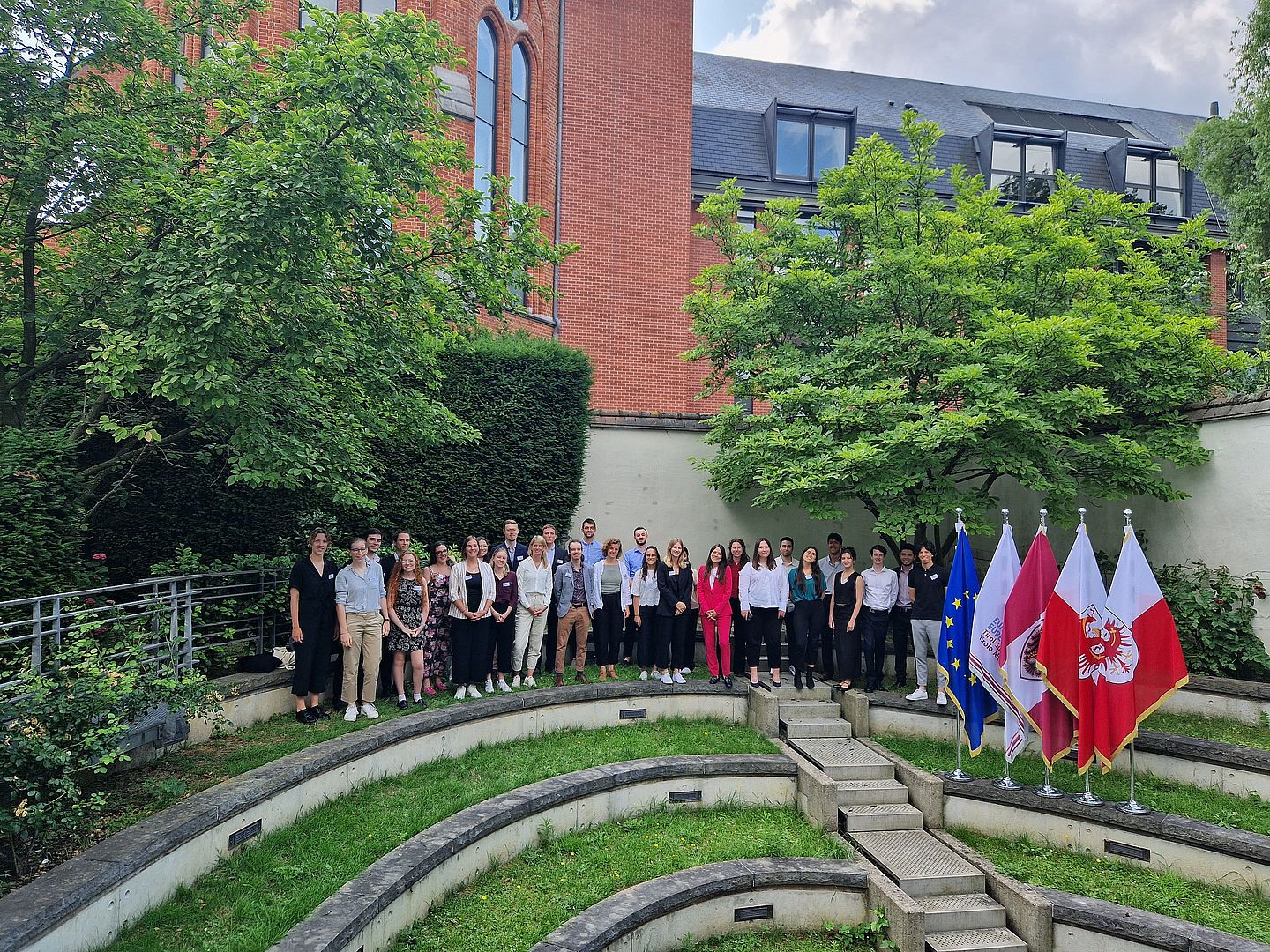 Foto di gruppo degli studenti delle tre università.