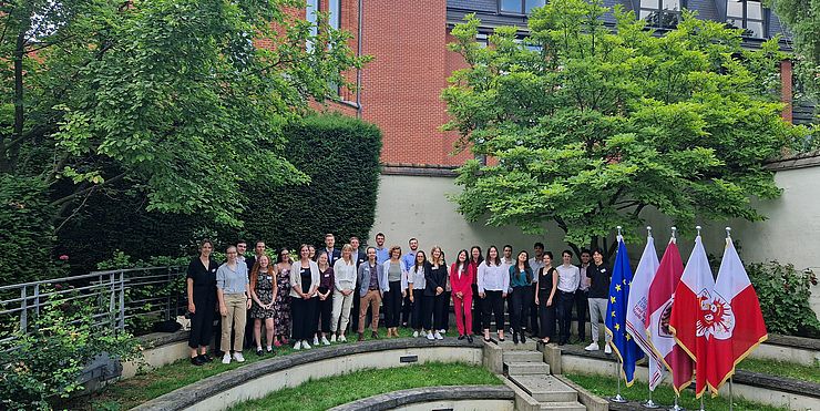 Foto di gruppo degli studenti delle tre università.