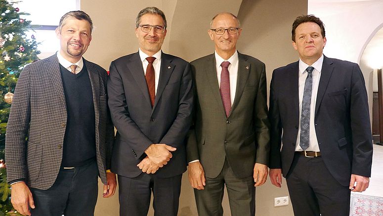 Heute haben sich die Landeshauptleute von Tirol, Anton Mattle, und Südtirol, Arno Kompatscher, gemeinsam mit den Verkehrslandesräten, Renè Zumtobel und Daniel Alfreider, in Südtirol getroffen, um die aktuellen Themen rund um die Verkehrspolitik am Brennerkorridor zu besprechen. 