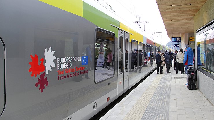 LPA Südtirol-Zug mit Euregio-Logo