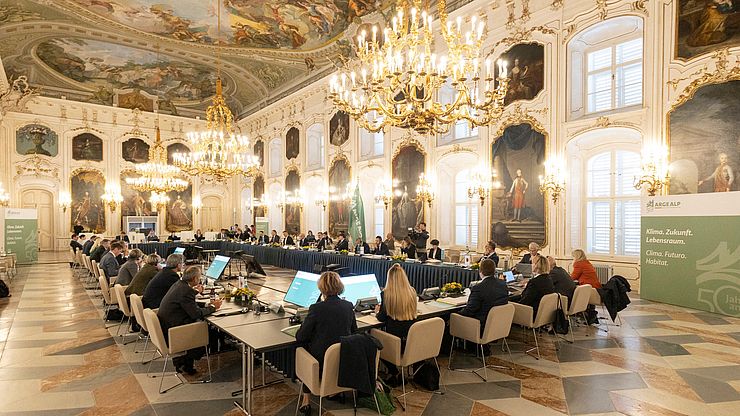 La Conferenza dei Capi di Governo nella Sala dei Giganti della Hofburg di Innsbruck