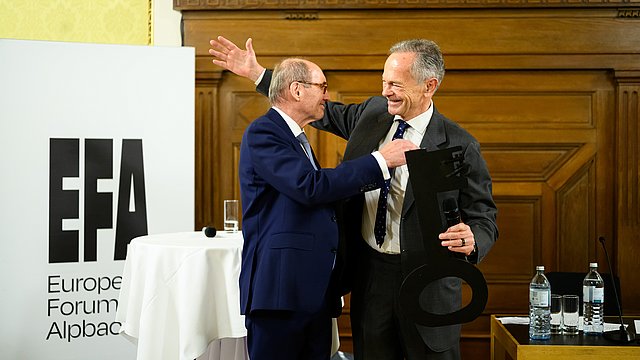 Schlüsselübergabe beim Europäischen Forum Alpbach: Der neue Präsident Othmar Karas (l.) mit seinem Vorgänger Andreas Treichl (r.) 