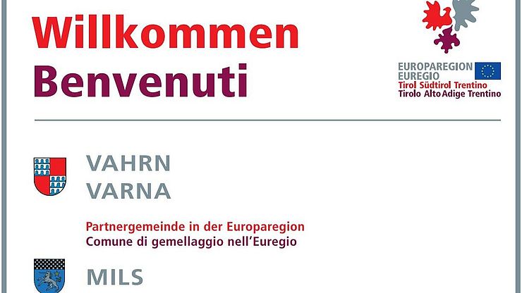 Ecco come appaiono i cartelli di benvenuto dell'Euregio, con i quali l'Euregio vuole sottolineare l'importanza dei comuni per l'Euregio e il valore dei partenariati comunali dell'Euregio.