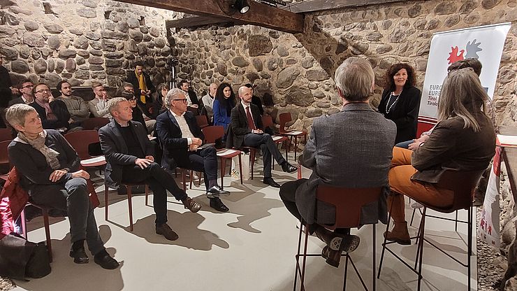 Presentazione del Consiglio delle cittadine e dei cittadini dell'Euregio al Giovedì della Cultura dell'Euregio nella Casa della Pesa di Bolzano