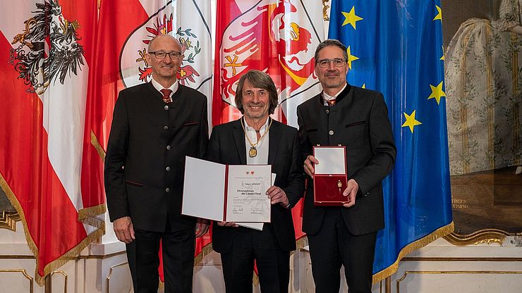 Für seine Verdienste in der Medizin und dabei vor allem in der Neugeborenenmedizin wurde heute auch Hubert Messner geehrt.