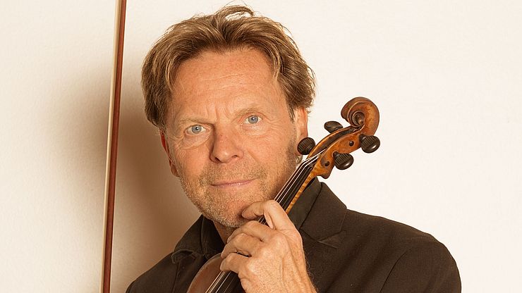 Der Violinist Matthias Brommann wird die Euregio-Soirée am 19. Juli auf der Trostburg musikalisch umrahmen.