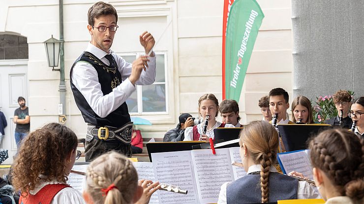 Il direttore d'orchestra tirolese Andreas Waldner si esibisce a Innsbruck 