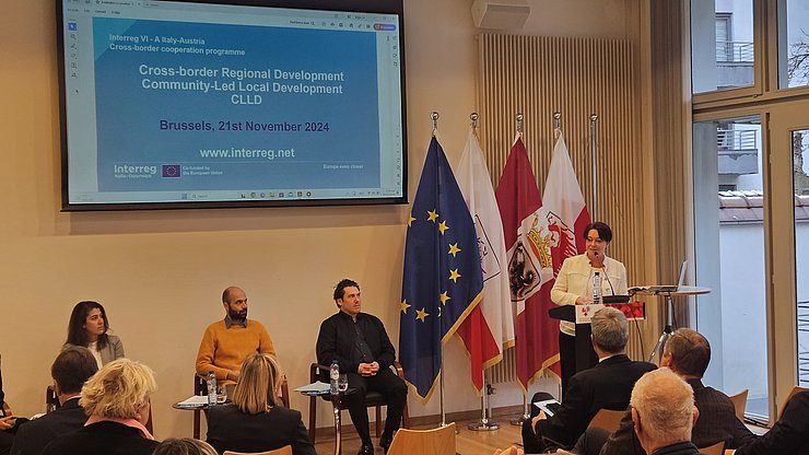 The president of the Tyrolean provincial parliament speaks at the podium.