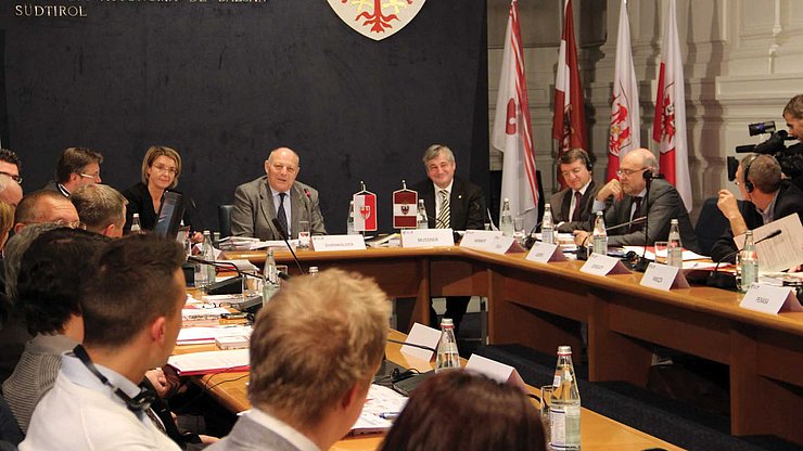LPA 4. Sitzung des Euregio-Vorstandes am 20. November 2012 im Landhaus 1 in Bozen