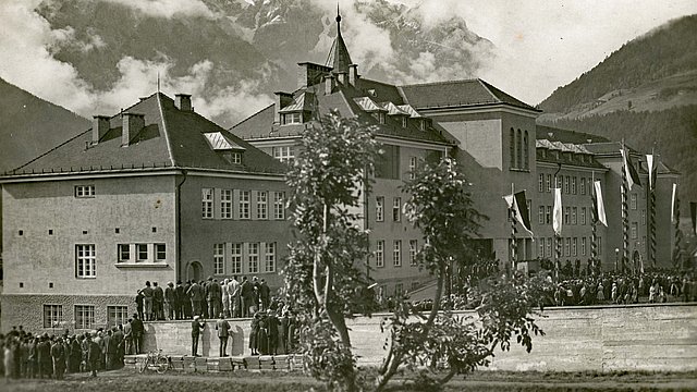 © Hans Fracaro; Sammlung Oliva Lukasser - TAP Hans Fracaro; Sammlung Oliva Lukasser - TAP